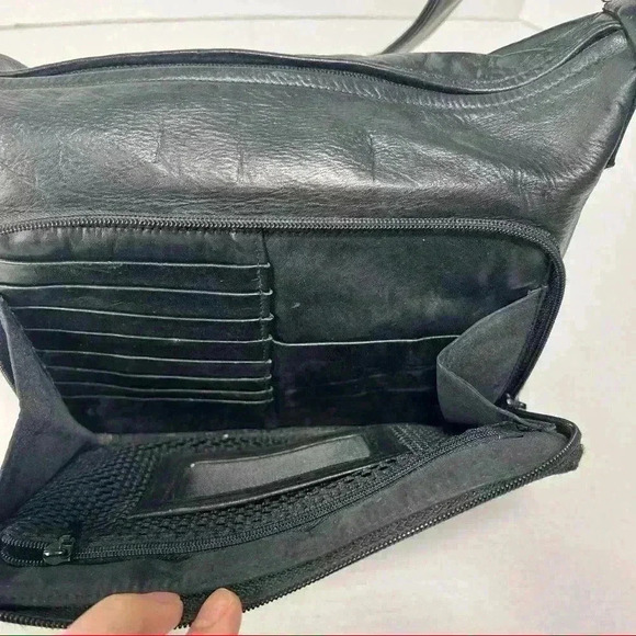 PERLINA NY GENUINE LEATHER Black Crossbody Organizer Shoulder Bag Contemprorary - Picture 6 of 13